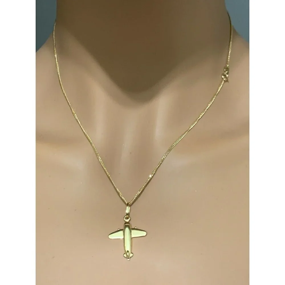 18K Gold 17.5 inches Necklace Airplane Pendant 1.83 grams - Picture 11 of 15